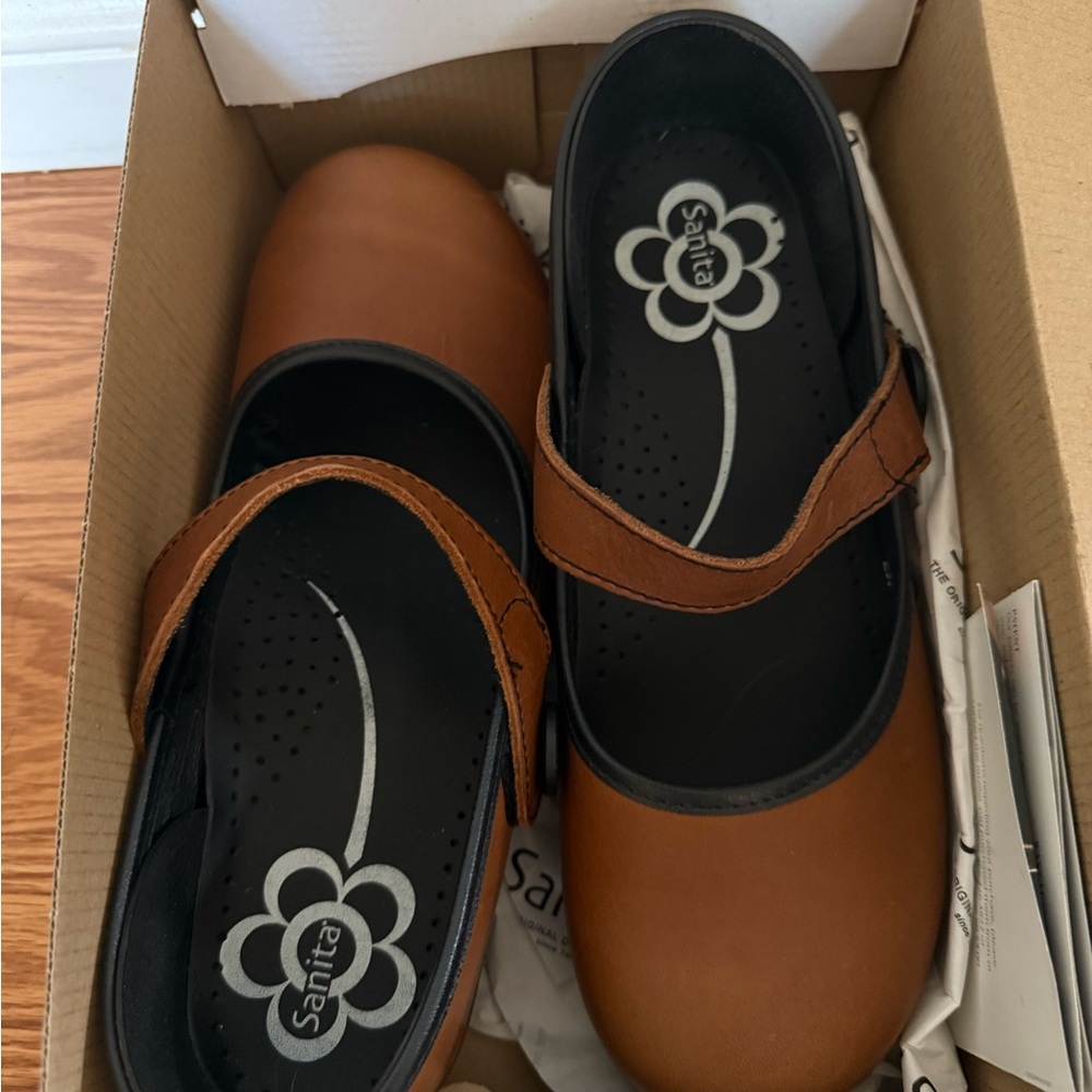 Sanita Blaire Closed Toe Clog